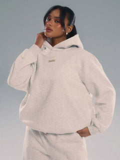 Hoodie Musera en movimiento